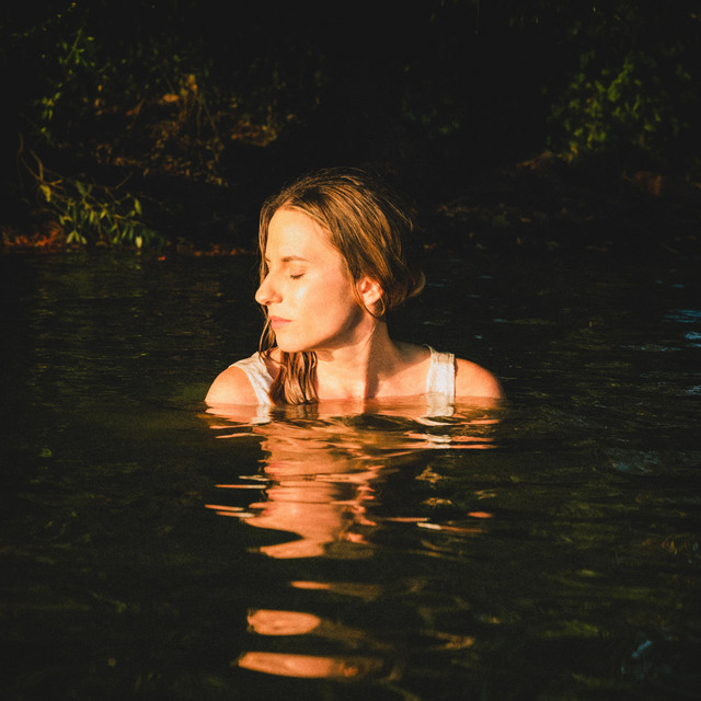Caitlyn Smith – Peace In My Mind